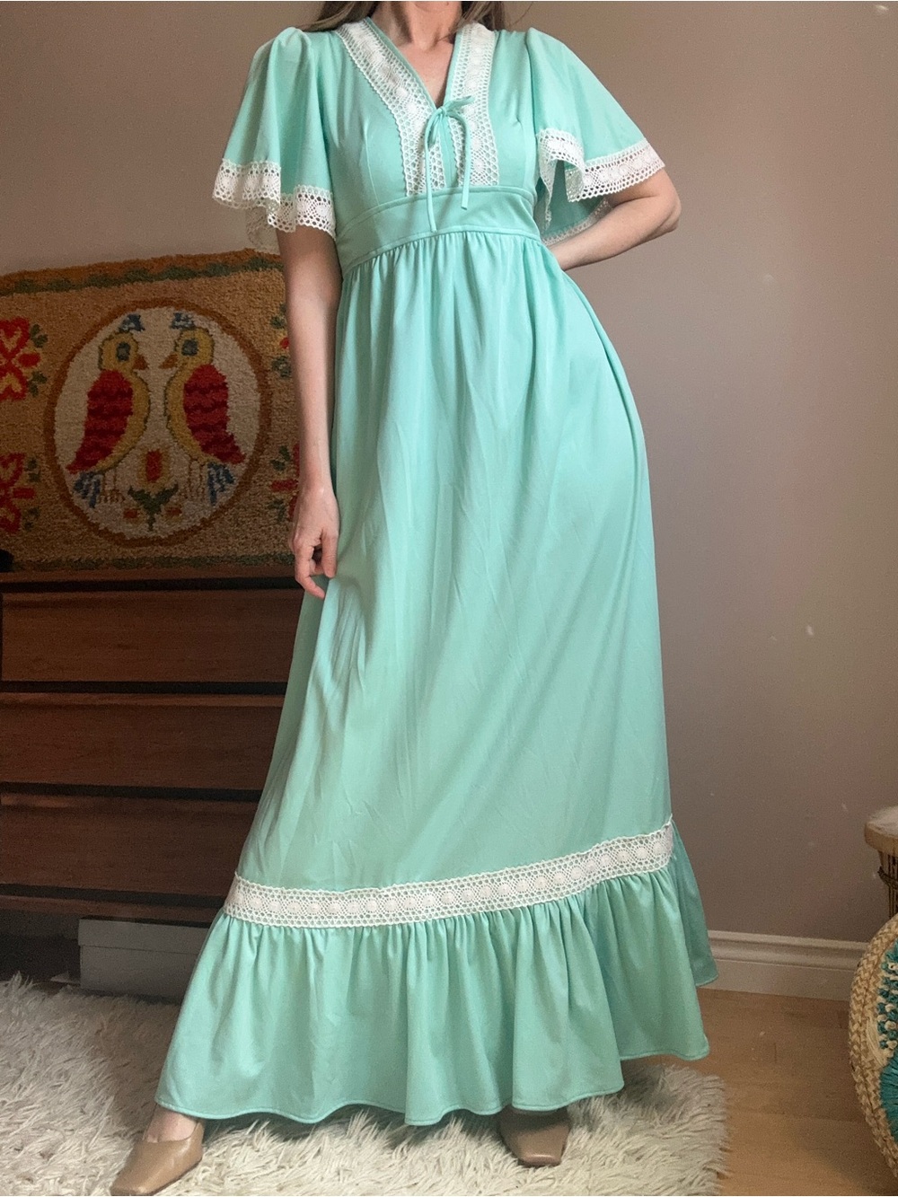 Vintage Mint Green Maxi Dress with Crochet Lace Trim